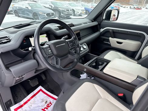 Used 2024 Land Rover Defender 110 X-Dynamic SE image 7