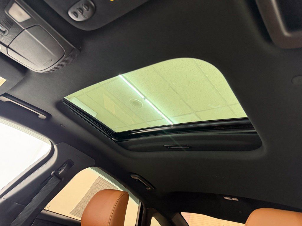 Used 2020 Ford Fusion Energi Titanium FWD image 19