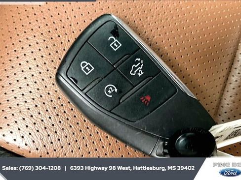 Used 2023 Chevrolet Silverado 1500 High Country image 9