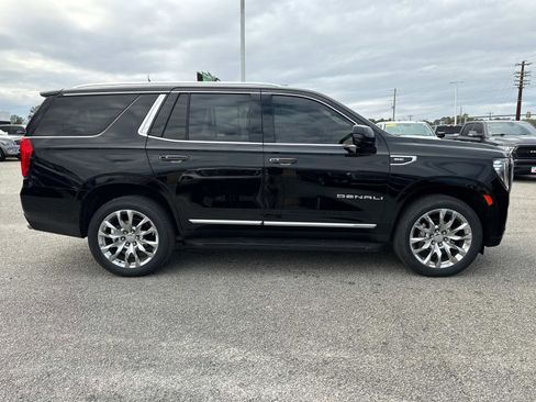 Used 2021 GMC Yukon Denali image 2