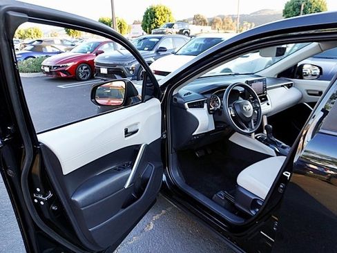 Used 2022 Toyota Corolla Cross L image 35