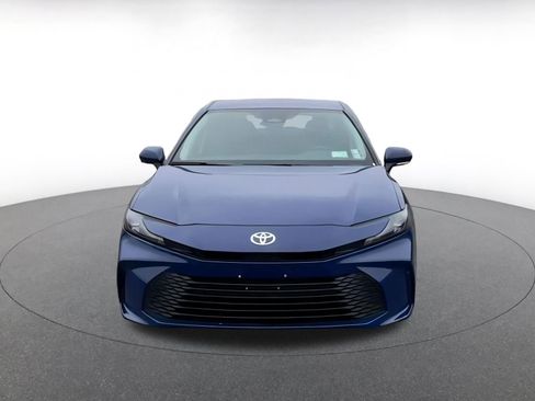 Used 2025 Toyota Camry LE image 5
