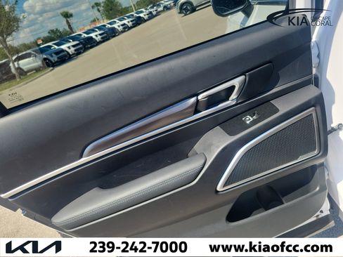 Certified 2024 Kia Telluride LX FWD image 11