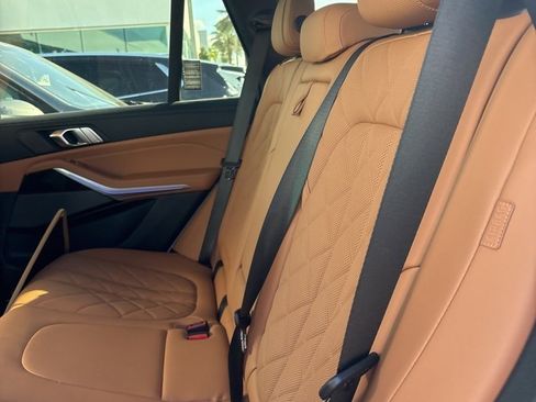 Used 2023 BMW X5 xDrive40i w/ Premium Package image 6