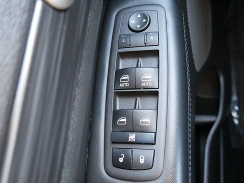 Used 2022 Jeep Grand Cherokee Laredo X image 28