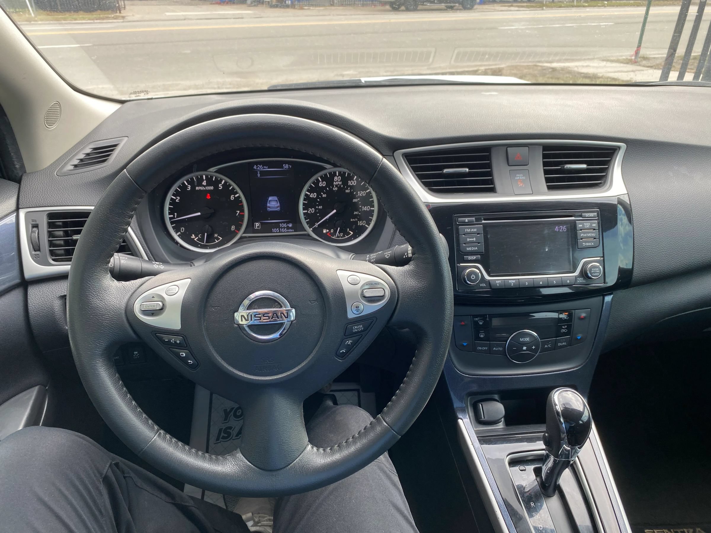 Used 2018 Nissan Sentra SR w/ SR Midnight Edition Package FWD image 13