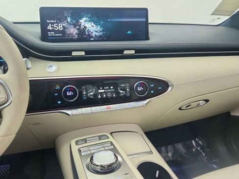 Used 2025 Genesis Electrified GV70 Advanced w/ Prestige Package image 44