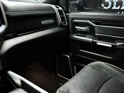 Used 2019 RAM 3500 Laramie w/ Black Appearance Package image 39