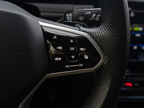 Used 2023 Volkswagen Arteon SEL Premium image 17