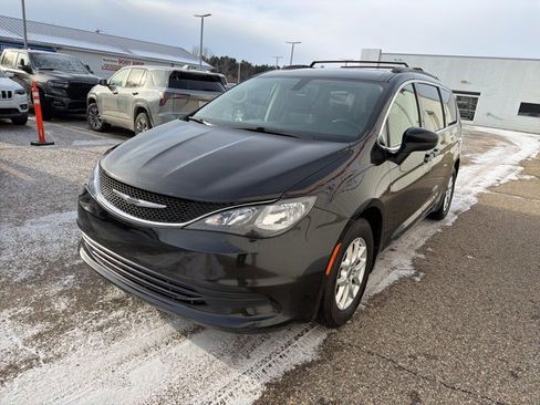 Used 2020 Chrysler Voyager Lxi image 6