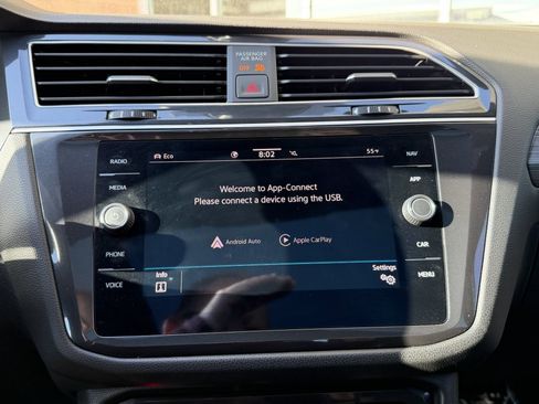 Used 2024 Volkswagen Tiguan SEL R-Line image 23