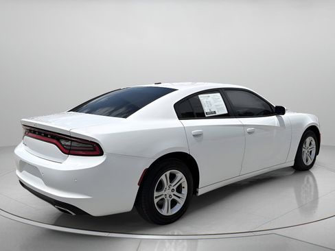 Used 2021 Dodge Charger SXT RWD image 3