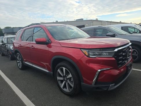 Used 2025 Honda Pilot Touring image 18