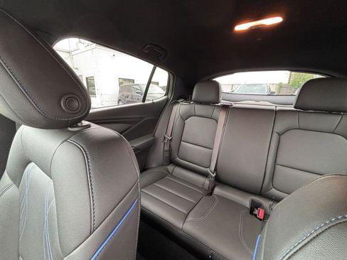 Used 2025 Buick Envista Sport Touring FWD image 39