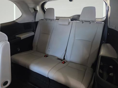 Used 2025 Toyota Grand Highlander AWD image 28