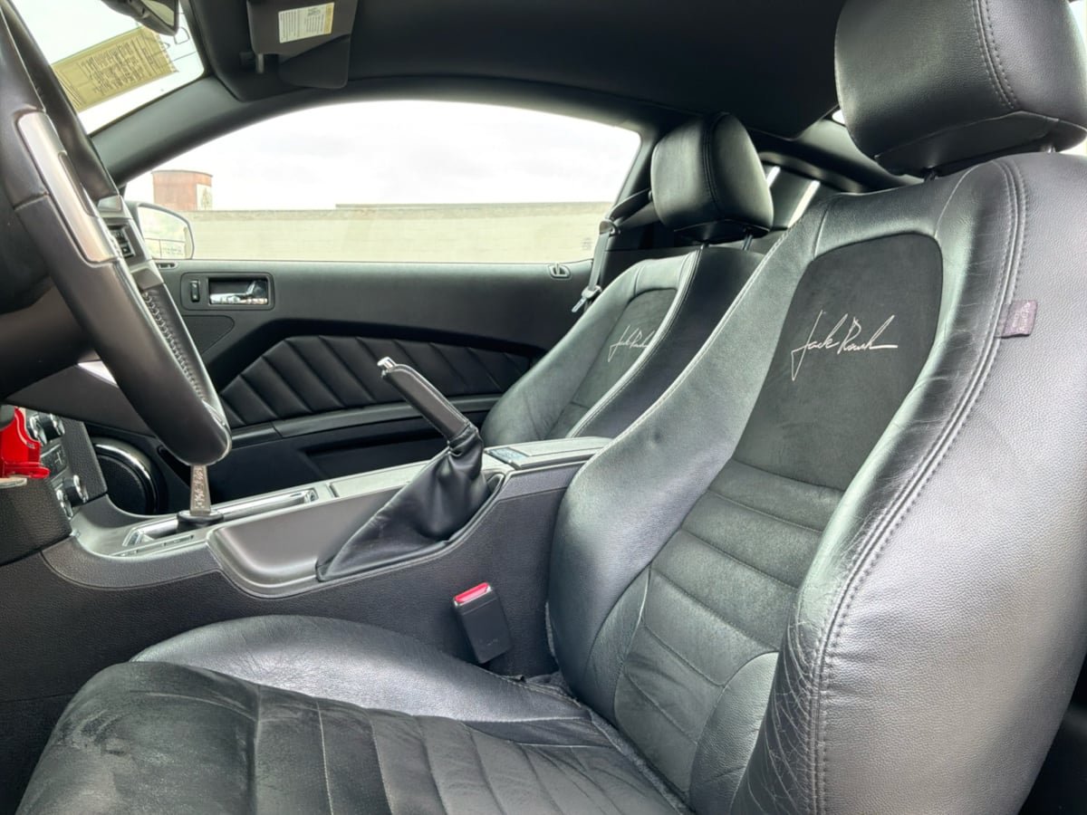 Used 2010 Ford Mustang GT RWD image 16