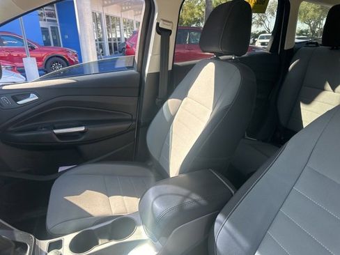 Used 2016 Ford Escape SE image 18