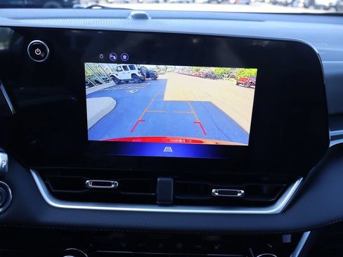 New 2027 Chevrolet Equinox LT w/ Convenience Package II FWD image 13