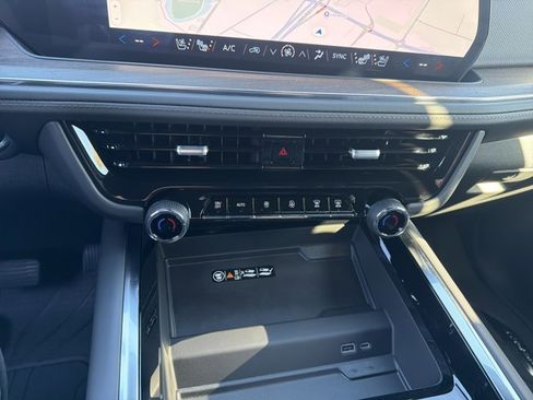 New 2026 Chevrolet Suburban High Country image 18