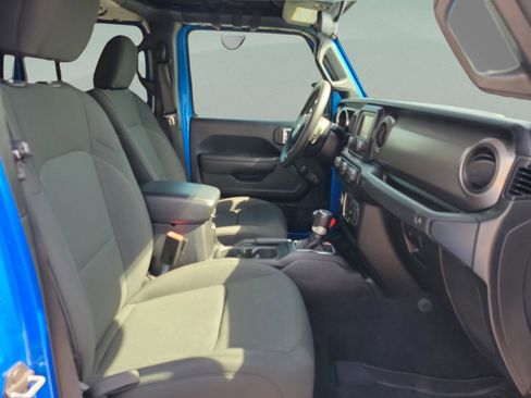 Used 2021 Jeep Gladiator Sport image 31