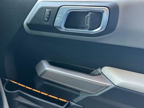 Used 2023 Ford Bronco Badlands w/ Sasquatch Package image 18