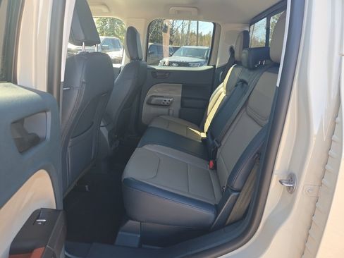 New 2025 Ford Maverick Lariat w/ 4K Tow Package image 14