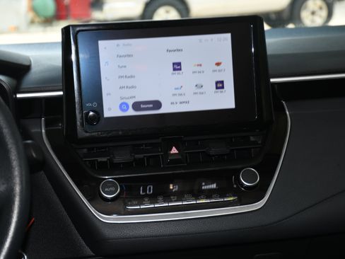 Used 2025 Toyota Corolla LE image 15