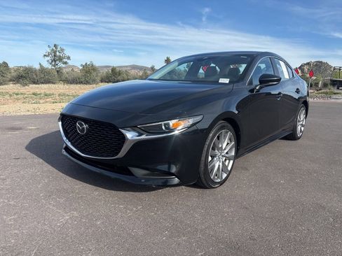 Used 2021 MAZDA MAZDA3 s FWD image 1
