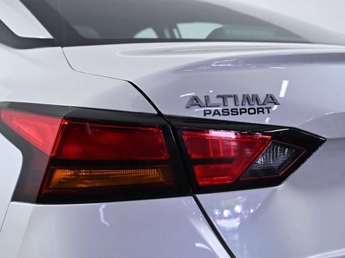 Certified 2023 Nissan Altima 2.5 SV FWD image 9