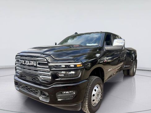 Used 2025 RAM 3500 Laramie w/ Sport Appearance Package AWD/4WD image 10