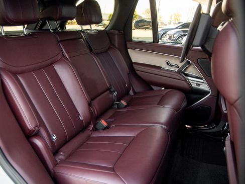 Used 2023 Land Rover Range Rover Autobiography image 40