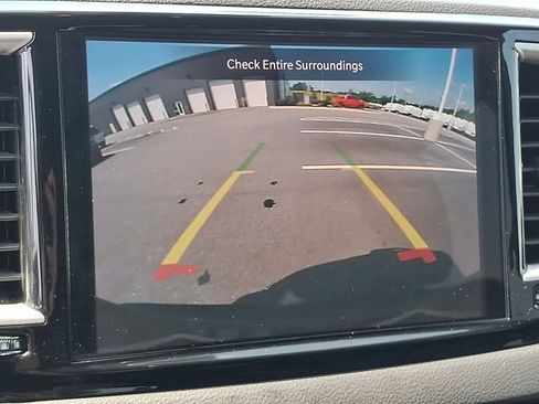 Used 2025 Chrysler Pacifica Select FWD image 18