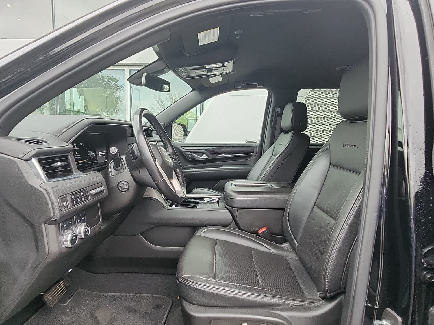 Used 2022 GMC Yukon Denali AWD/4WD image 4