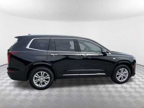 New 2025 Cadillac XT6 Luxury image 9