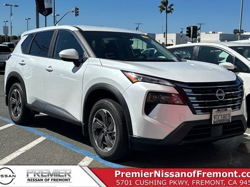 Certified 2025 Nissan Rogue SV image 1