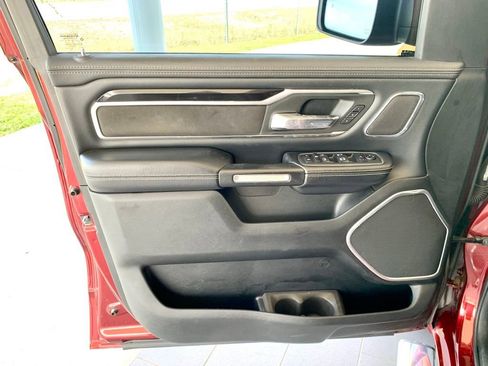 Used 2019 RAM 1500 Laramie image 12