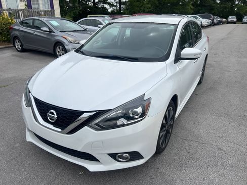 Used 2016 Nissan Sentra SR w/ Driver's Assist Package FWD image 2