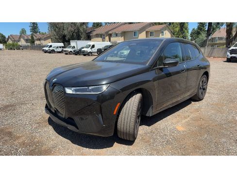 Used 2023 BMW iX xDrive50 w/ Sport Package AWD/4WD image 1