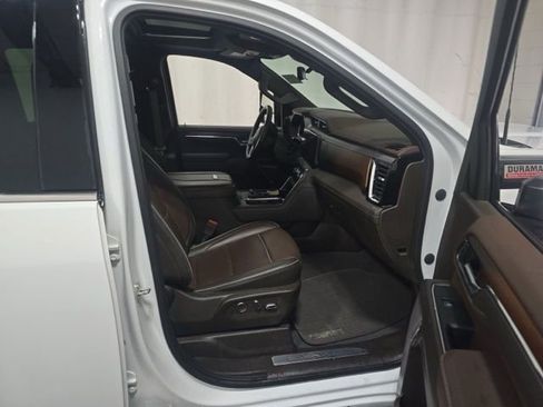 Used 2024 GMC Sierra 2500 Denali w/ Denali Reserve Package AWD/4WD image 8