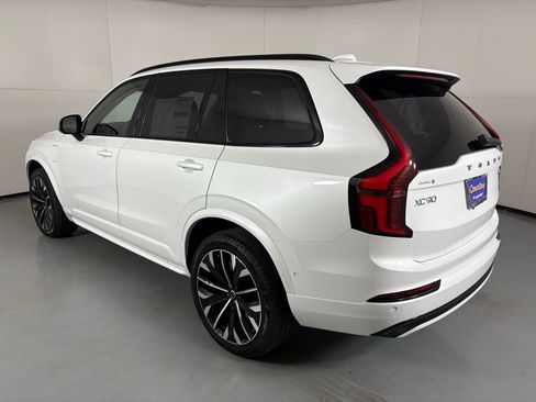 New 2026 Volvo XC90 T8 Ultra w/ Protection Package image 5