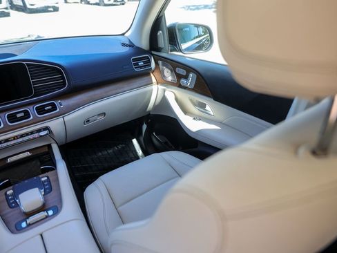 Used 2023 Mercedes-Benz GLS 450 4MATIC image 31