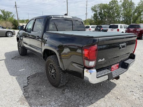 Used 2018 Toyota Tacoma SR5 AWD/4WD image 33