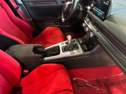 Used 2025 Honda Civic Type R image 17