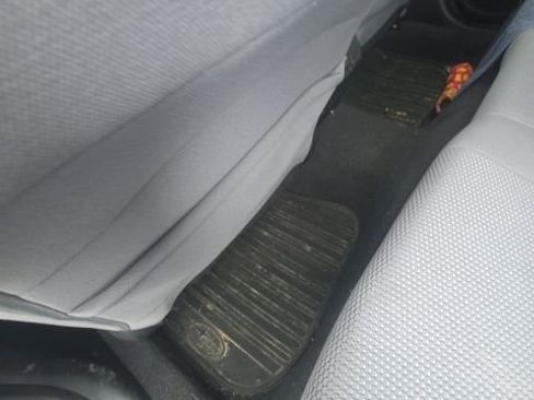 Used 2018 Subaru Outback 2.5i Premium image 11