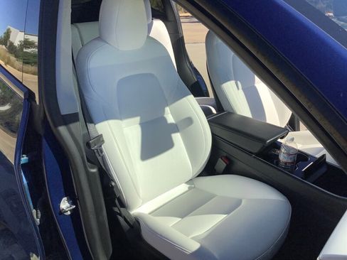 Used 2020 Tesla Model Y Long Range image 33