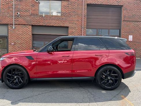 Used 2024 Land Rover Range Rover Sport SE AWD/4WD image 6