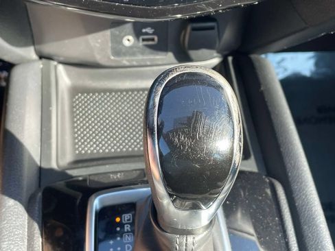 Used 2019 Nissan Rogue S FWD image 27