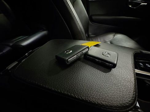 Used 2018 Volvo XC90 T5 Momentum w/ Convenience Package image 44