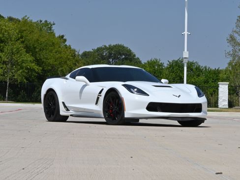 Used 2019 Chevrolet Corvette Grand Sport RWD image 2