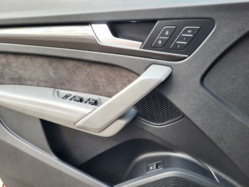 Used 2019 Audi SQ5 Premium Plus w/ Premium Plus Package AWD/4WD image 13